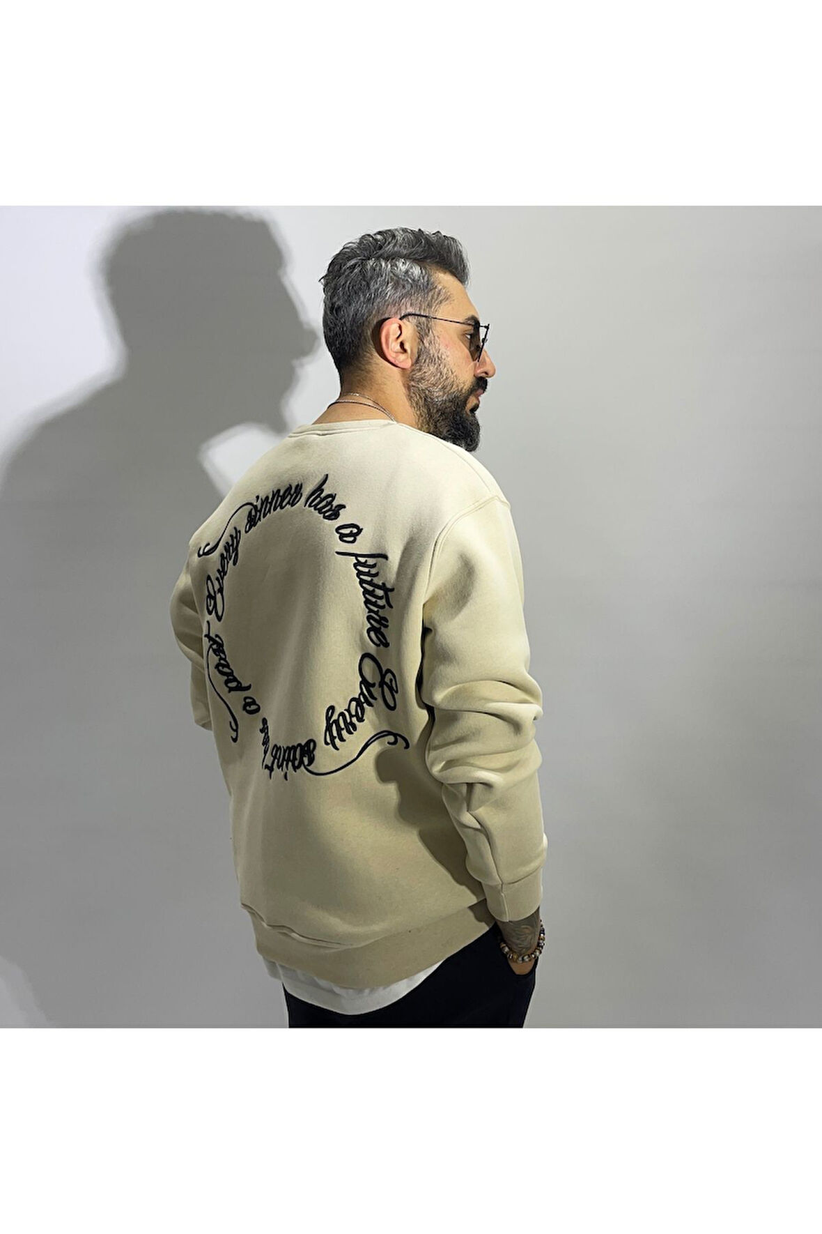 Sırtı Nakış İşlemeli Erkek Oversize Sweatshirt