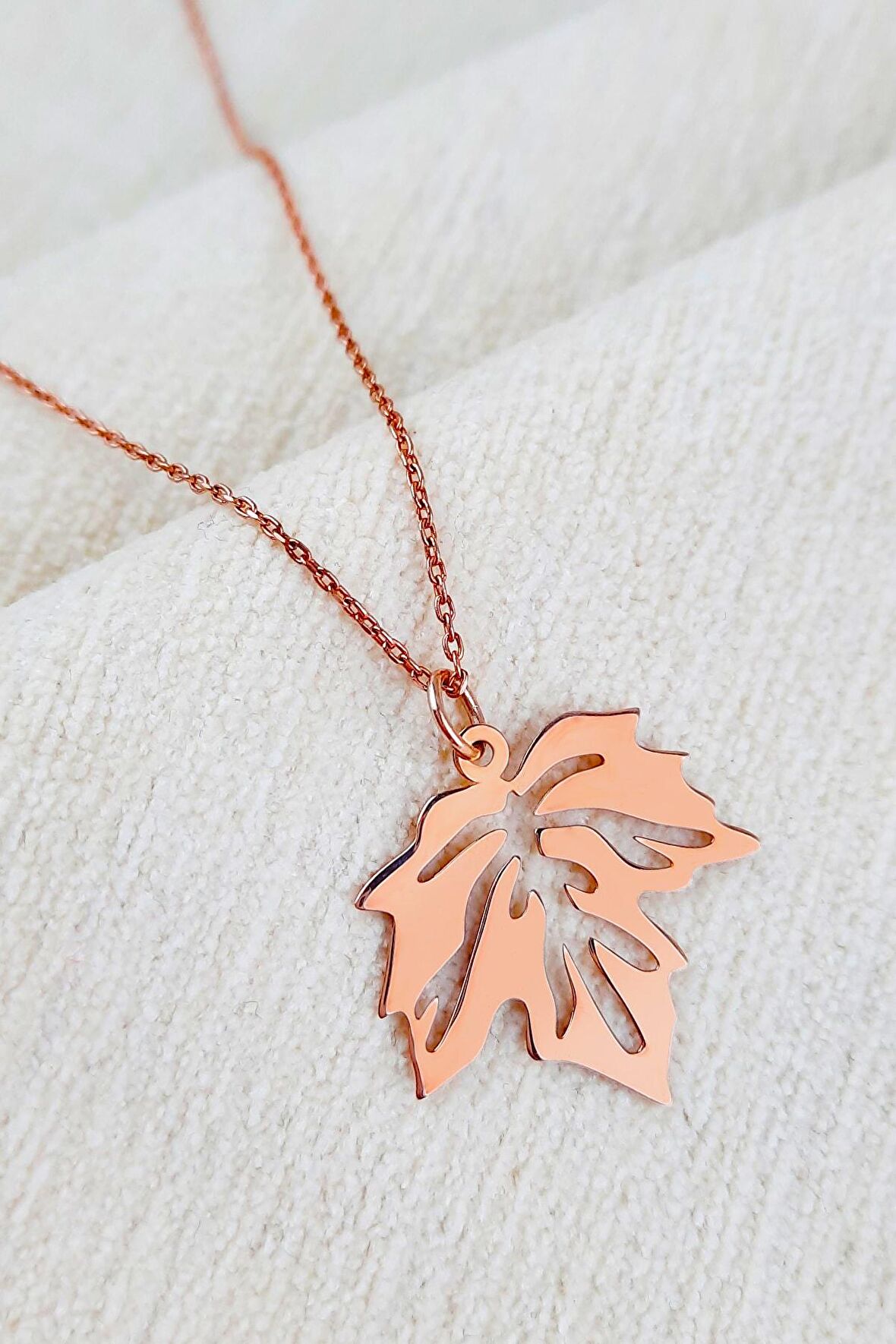 Çınar Yaprağı Gümüş Kolye