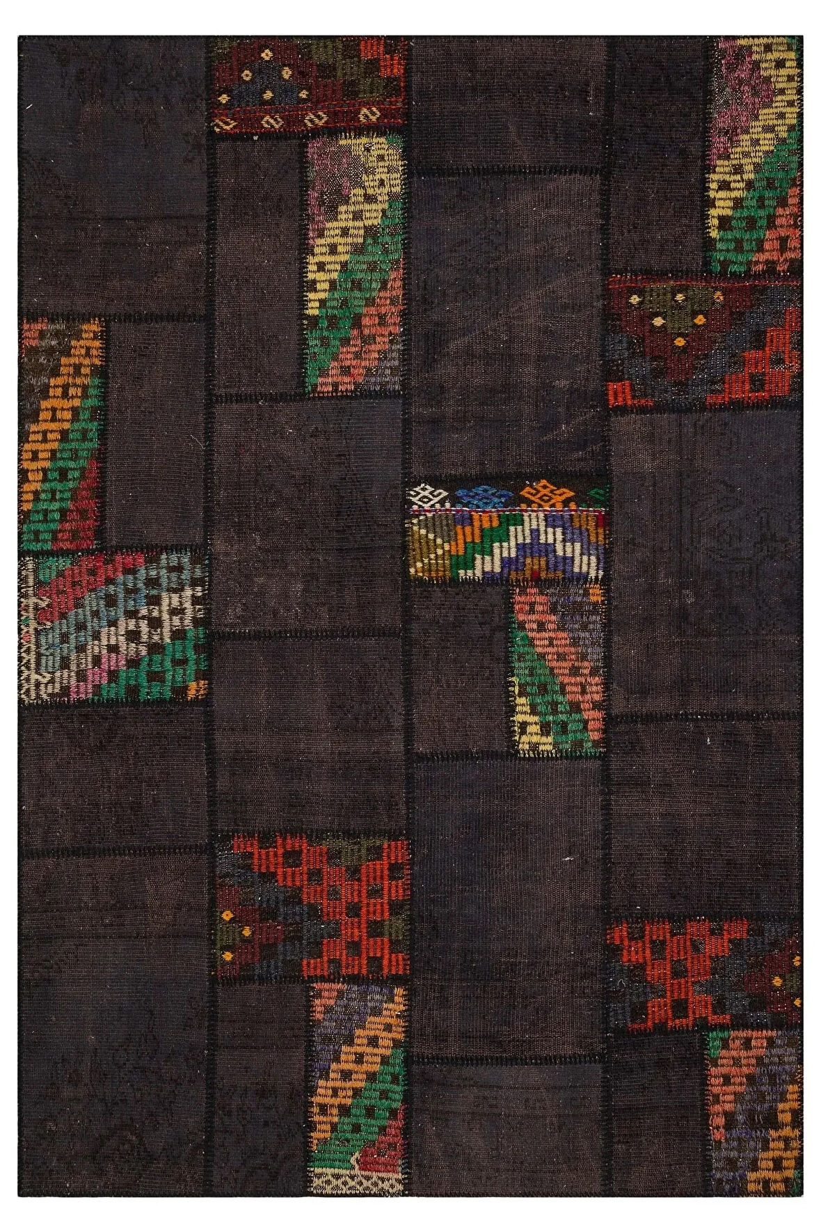 Işçilikteki Detayların Özenle Hazırlandığı Patchwork Halı 160x230 Cm - 6317