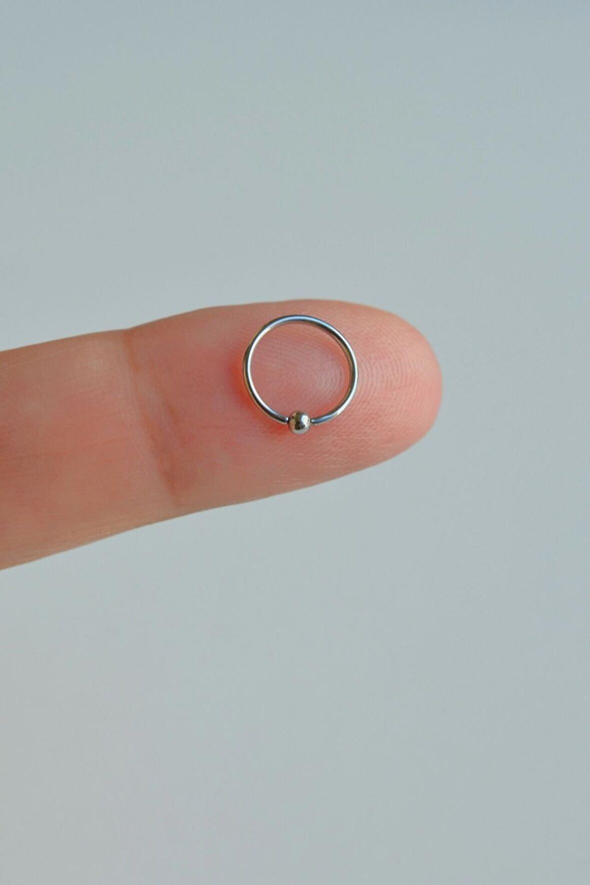 Gümüş Renkli Mini Topçuklu 8 mm Çelik Halka Hızma Burun Piercingi