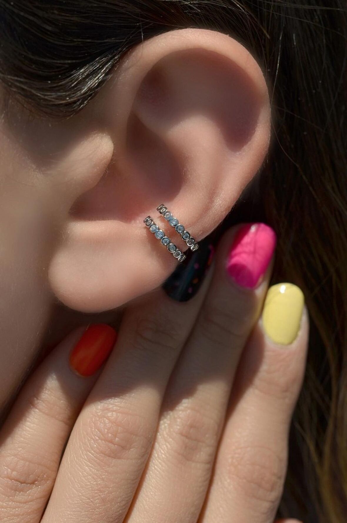 İki Sıralı Taşlı Sıkıştırmalı Kıkırdak Küpe Earcuff Gümüş Renkli