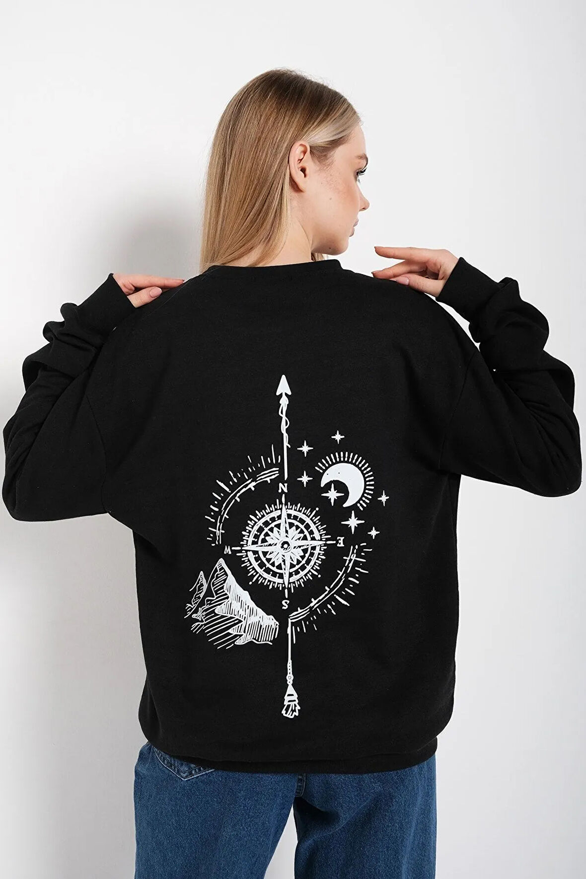 Kadın Siyah Sırt Pusula Baskılı Oversize Sweatshırt