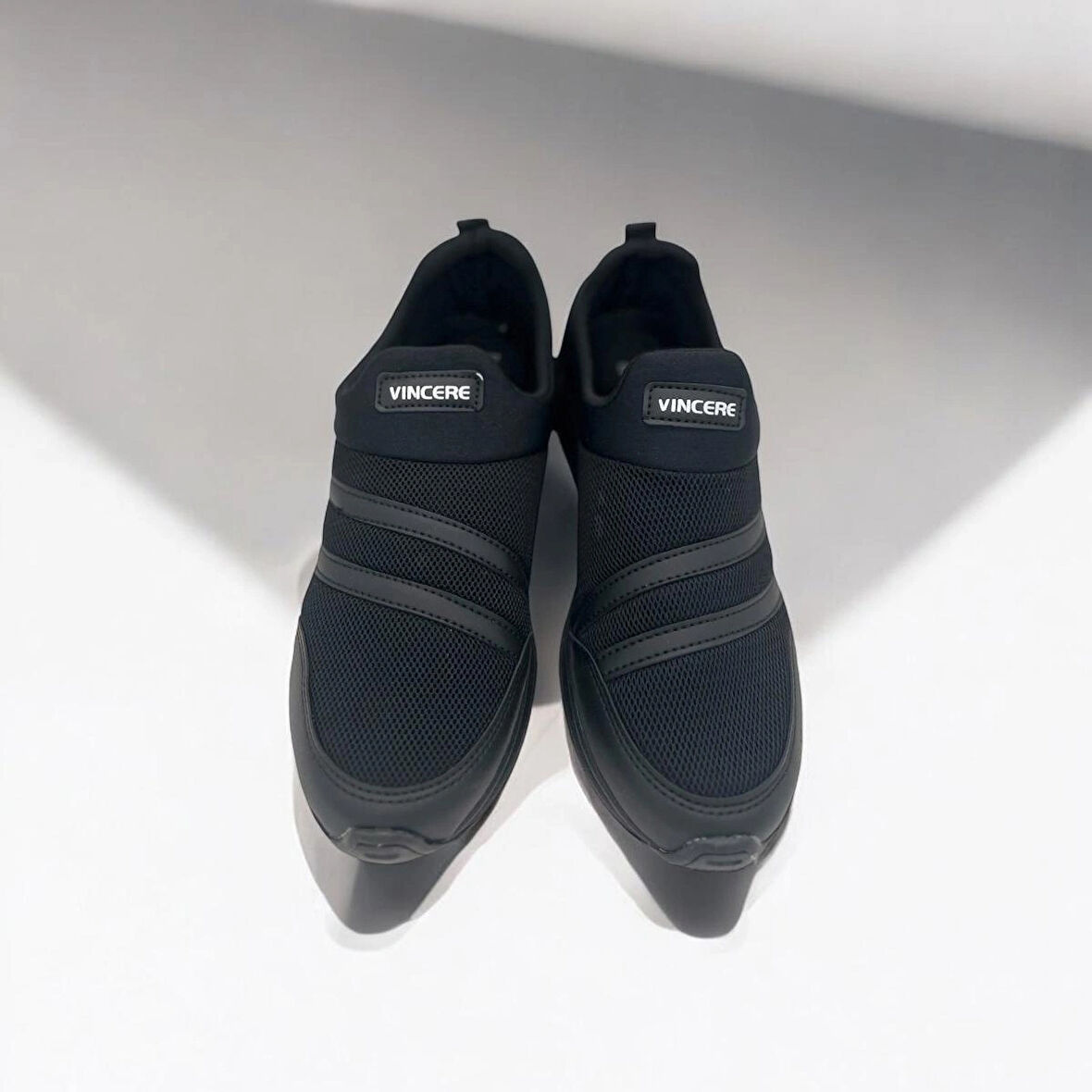 ERKEK GÜNLÜK SİYAH ÜST ŞERİTLİ SNEAKER 