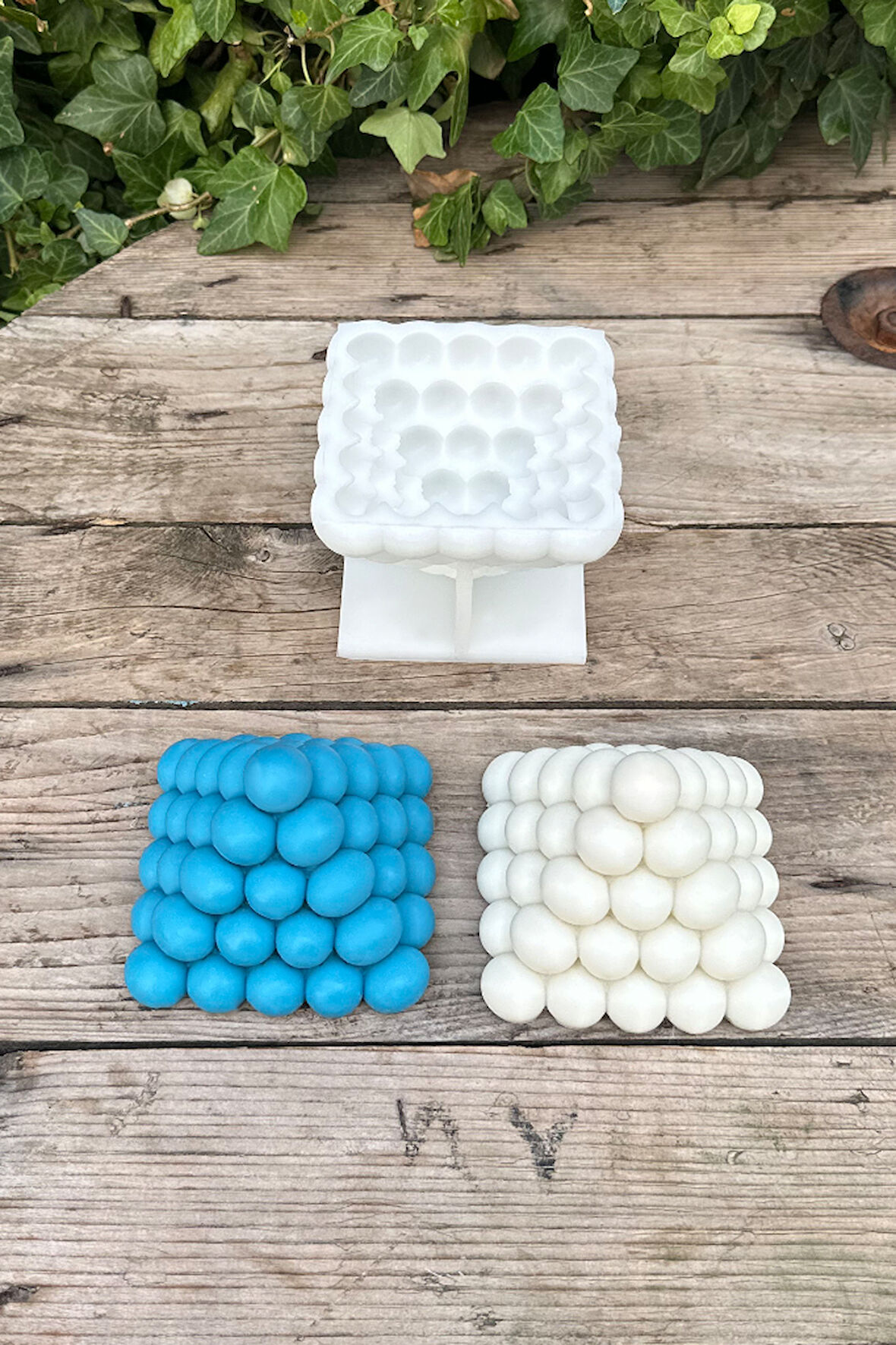 Bubble Piramit Tekli Mum Kalıbı ( Silikon ) 1 Adet