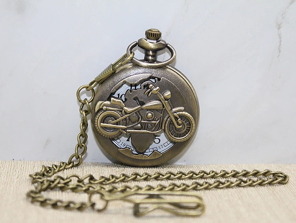 Motor Tasarımlı Köstekli Saat