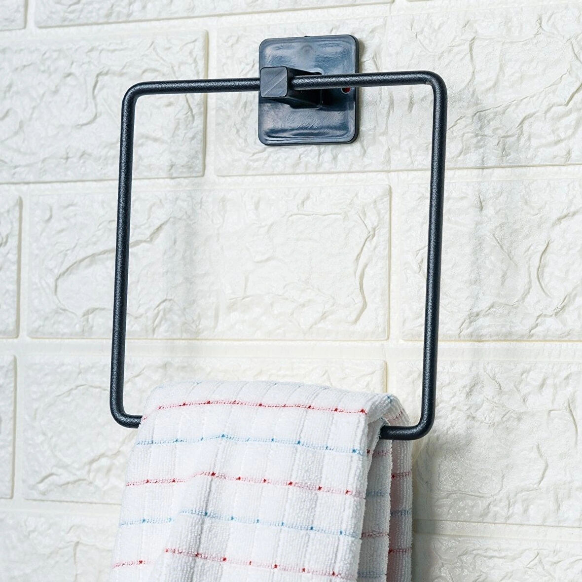 Leyloş Kendiliğinden Yapışkanlı Siyah Paslanmaz Metal Kare Havluluk