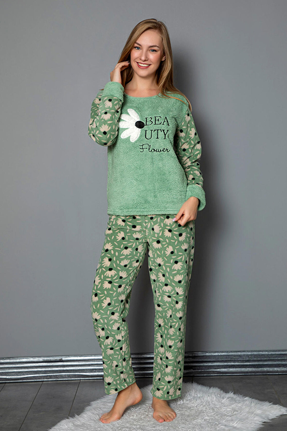 Nisanca Kışlık Kadın Polar Pijama Takımı - Yılbaşı Pijaması 