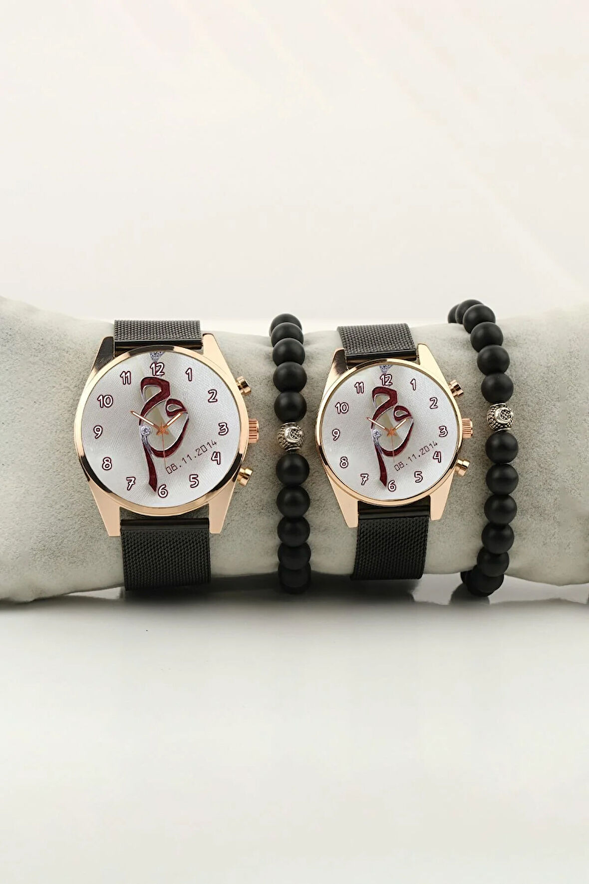 Arapça Sevgili İsimler Baş Harfler Çift Kol Saati isim ve Tarih Yazılabilir Bileklik Hediye