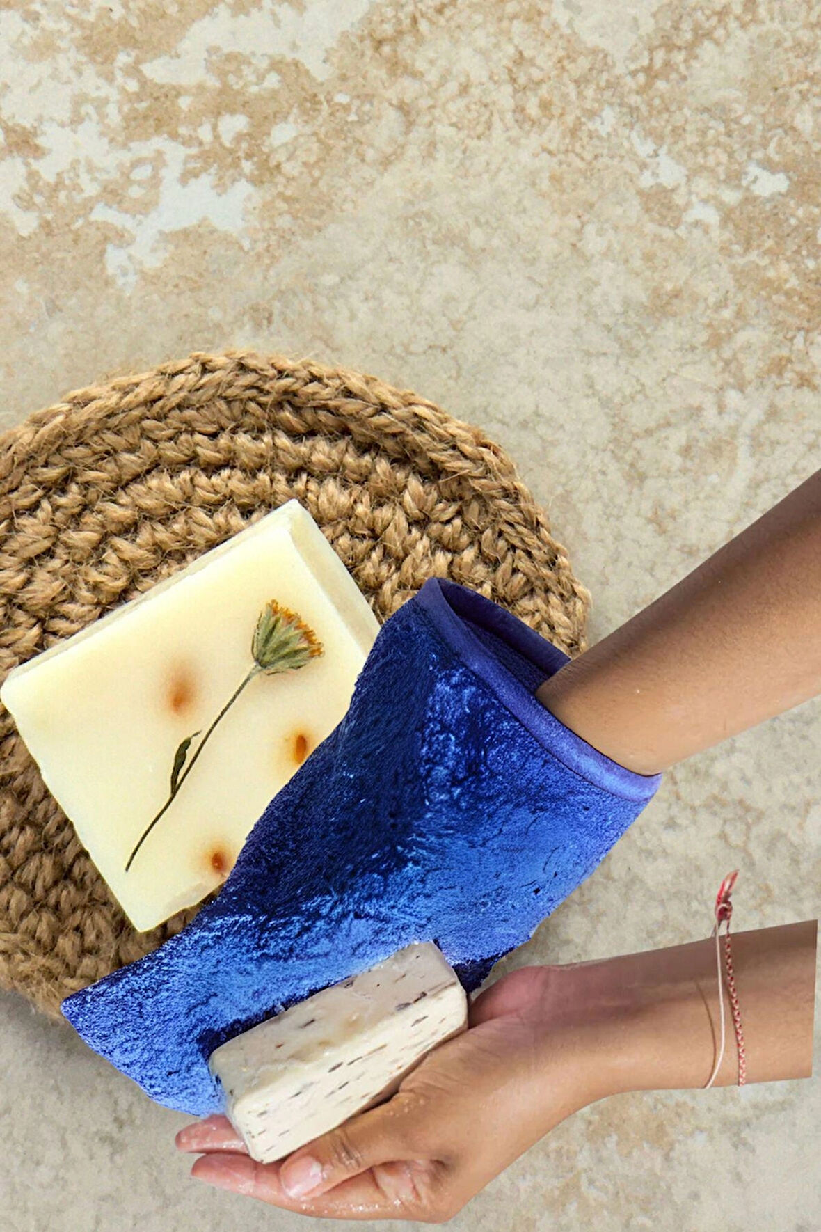 Salvia Dione Doğal Bambu Kese ve Banyo Lifi – Pembe Renkli Vücut & Yüz İçin Peeling Scrub | Spa Masaj Etkili Derin Temizlik Kesesi | Cildi Arındıran Bitkisel Cilt Bakımı Mavi