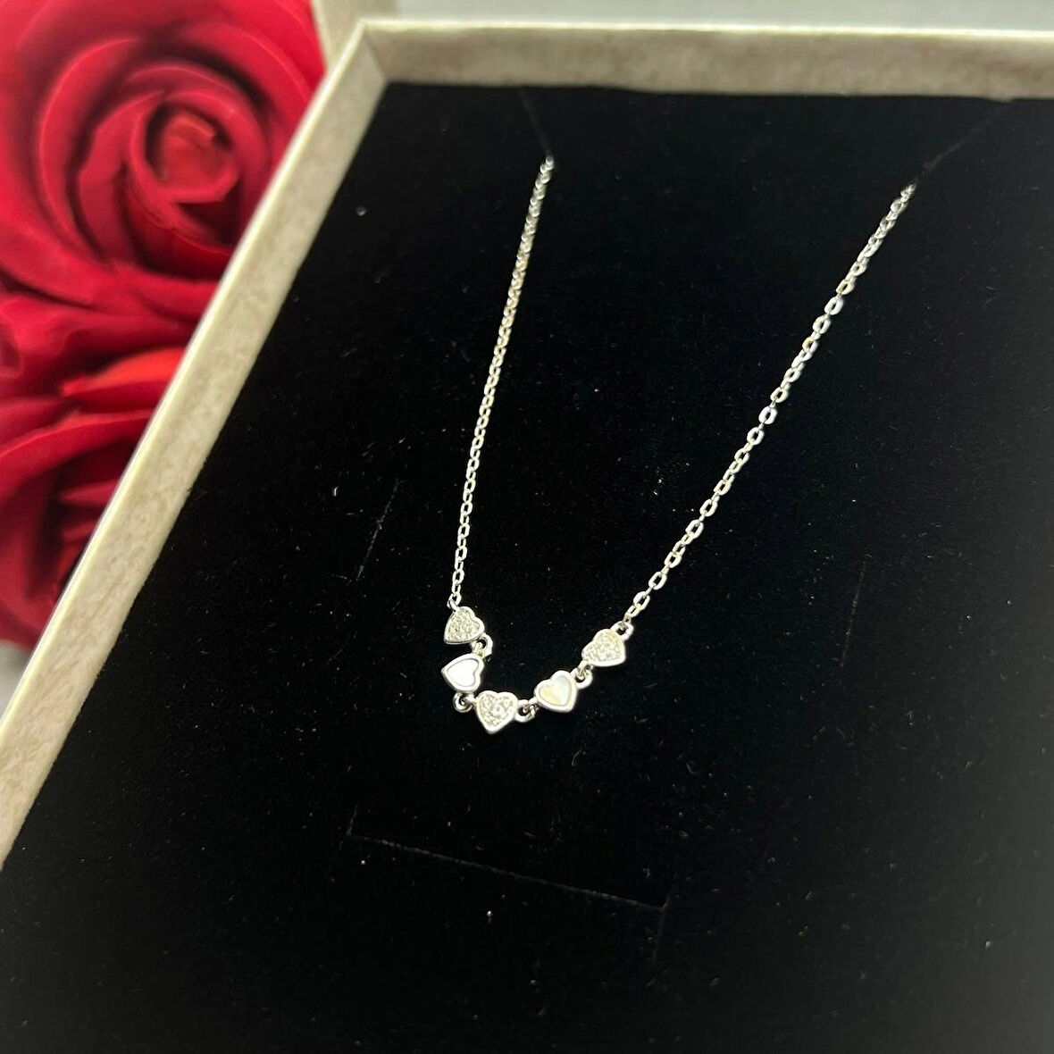Beş Kalpli Kadın Kolyesi 925 Ayar Gümüş Zincirli Rodyumlu  Zirkon Taşlı