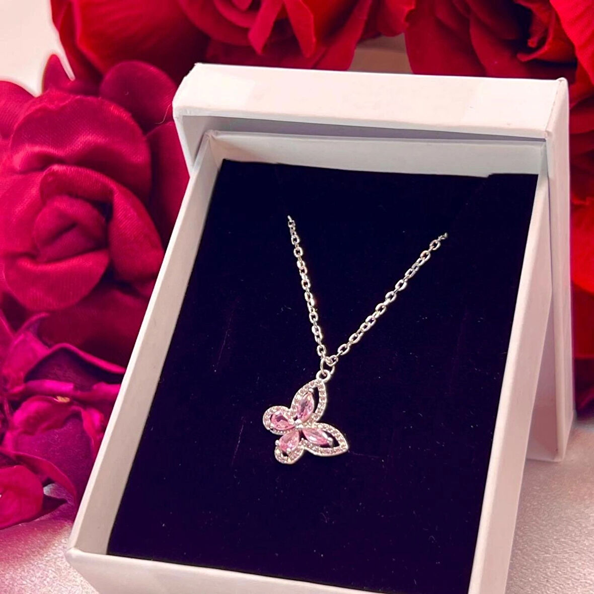 Pembe Taşlı Kelebek Kadın Kolyesi 925 Ayar Gümüş Rodyumlu Zirkon Taşlı