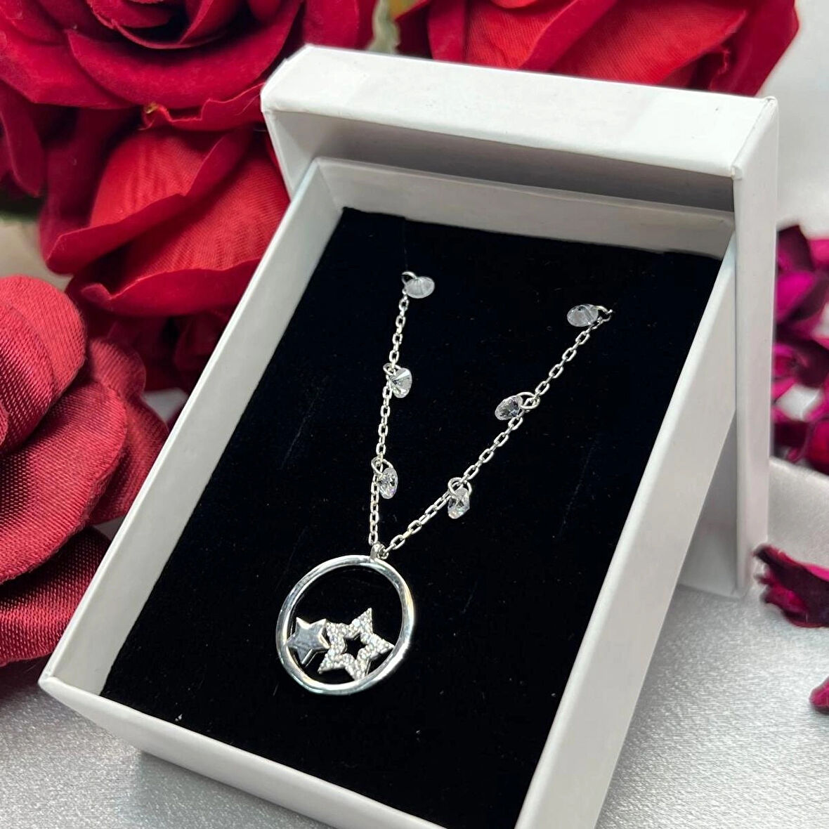 Taşlı Yıldız Figürlü Kadın Kolyesi 925 Ayar Gümüş Rodyumlu Zirkon Taşlı