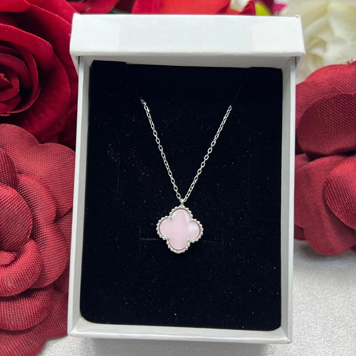 Van Cleef Yonca Pembe Taşlı Kadın Kolyesi 925 Ayar Gümüş Rodyumlu  12 mm