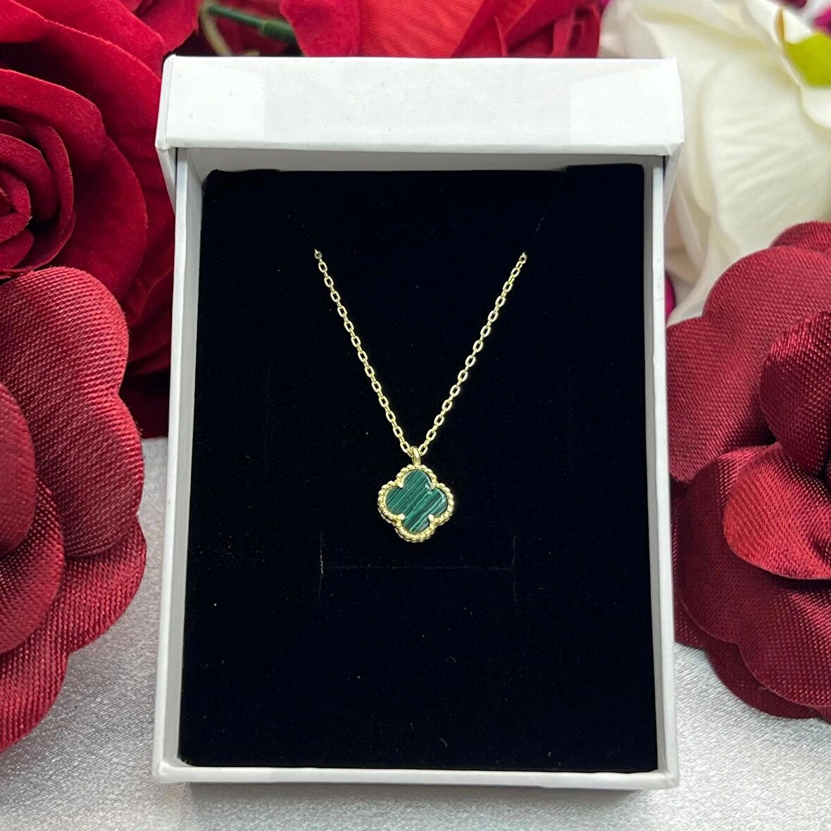 Van Cleef Yonca Yeşil Taşlı Kadın Kolyesi 925 Ayar Gümüş Altın Kaplama 8 mm