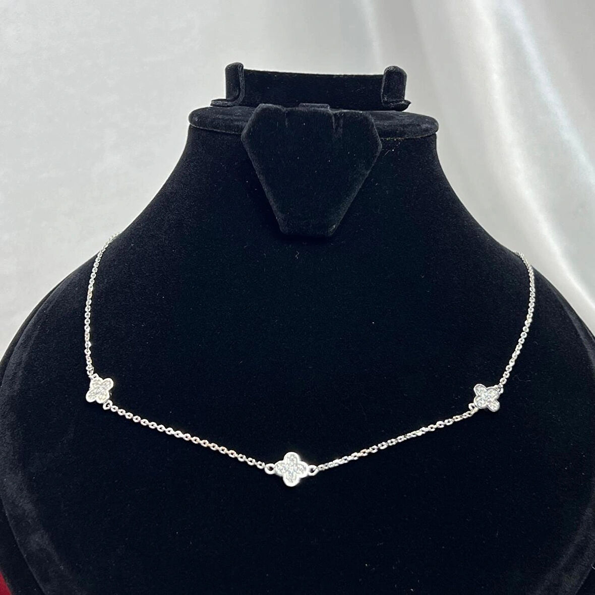 Zirkon Taşlı Üçlü Yonca Kadın Kolyesi 925 Ayar Gümüş Rodyumlu