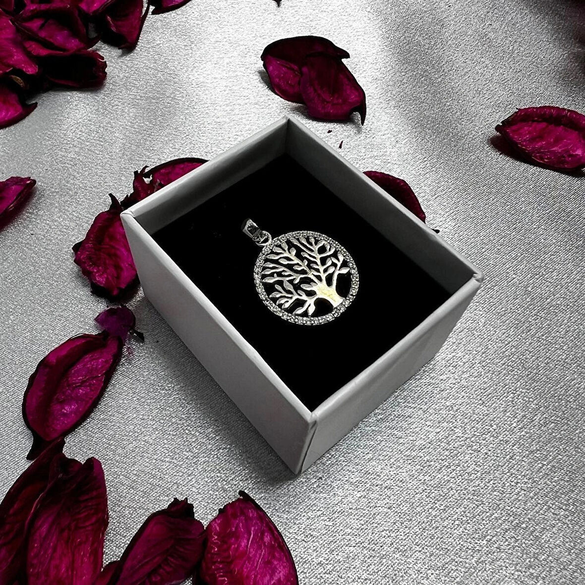 Hayat Ağacı Figürlü Kadın Kolye Ucu 925 Ayar Gümüş Zirkon Taşlı