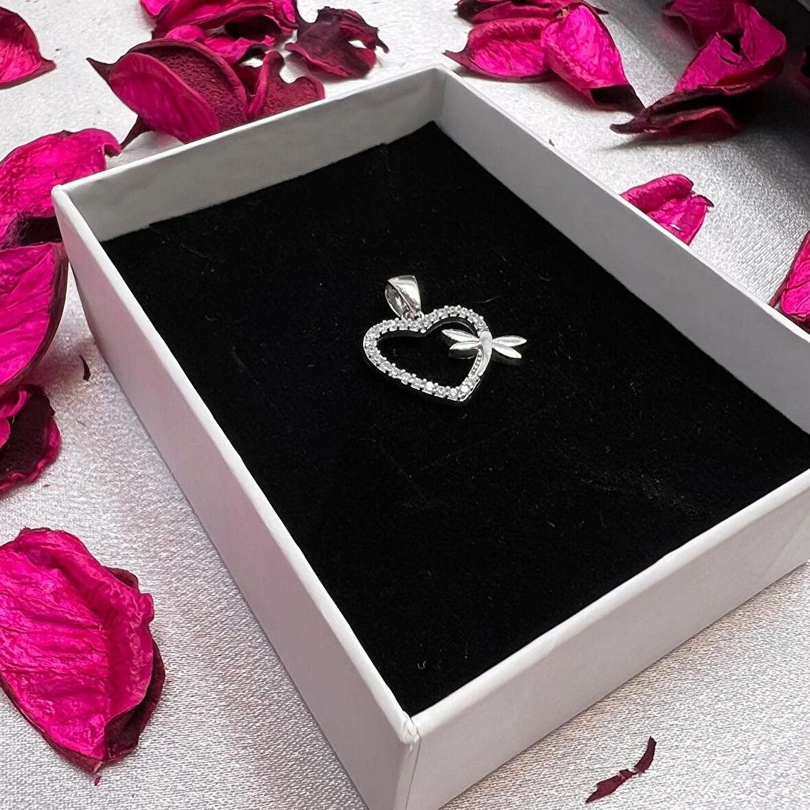 Kalp ve Yaprak Figürlü Kadın Kolye Ucu 925 Ayar Gümüş Zirkon Taşlı