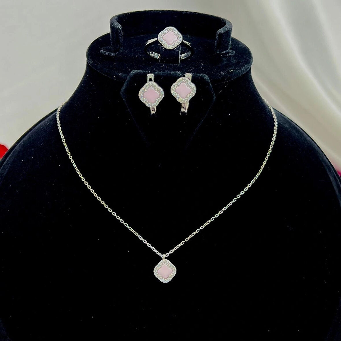 Van Cleef Yonca Pembe Taşlı Kadın 3'lü Seti 925 Ayar Gümüş Radyumlu 8 mm