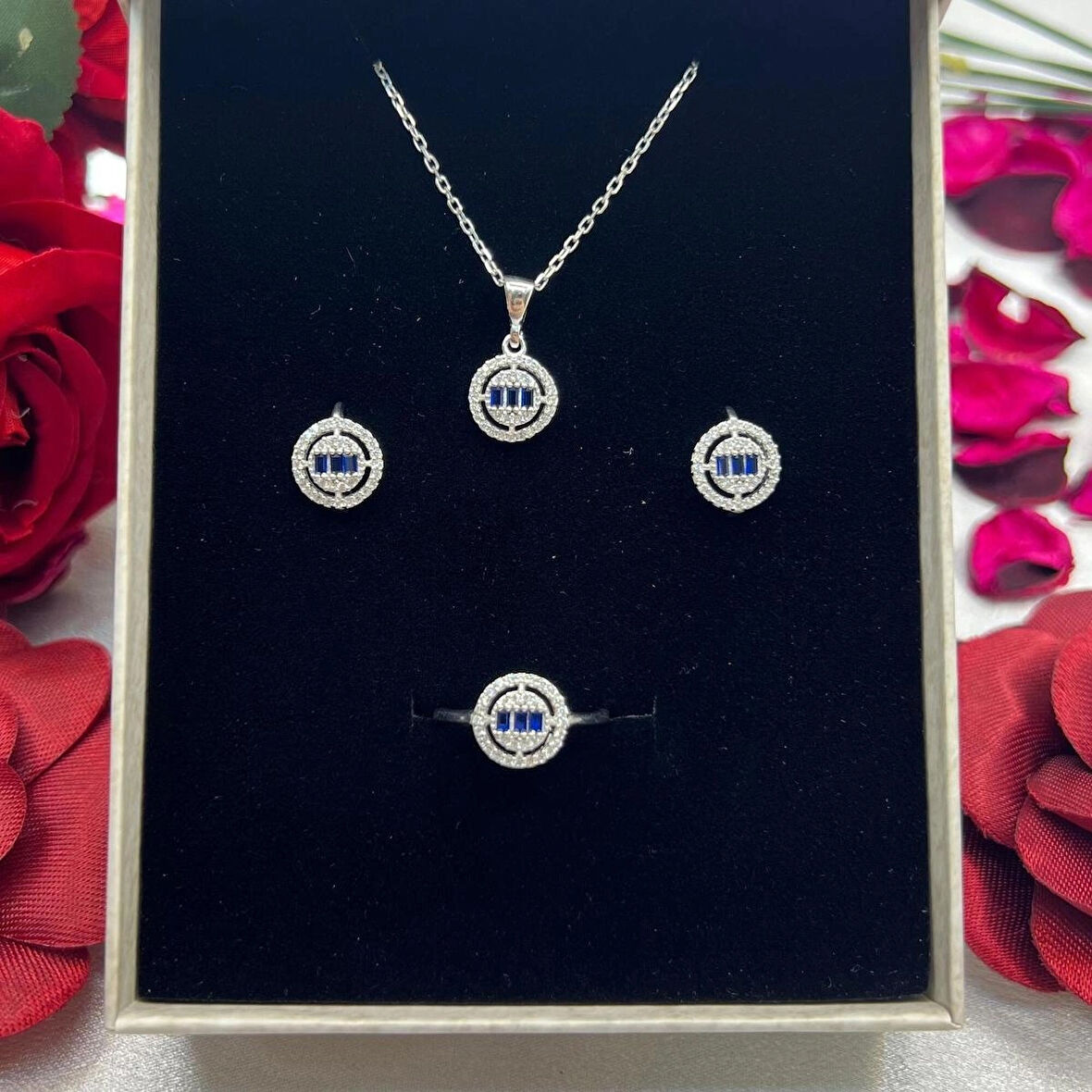 Yuvarlak Model Safir Mavisi Baget Taşlı Kadın 3'lü Set 925 Ayar Gümüş Zirkon Taşlı