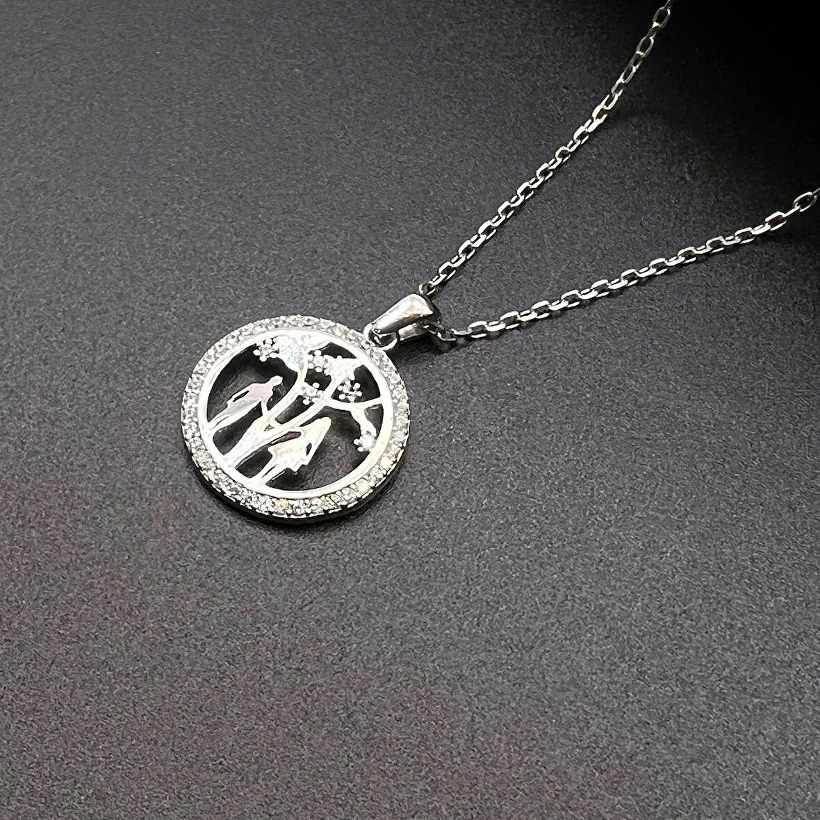 Aile Figürlü Hayat Ağacı Kadın Kolye 925 Ayar Gümüş Zirkon Taşlı