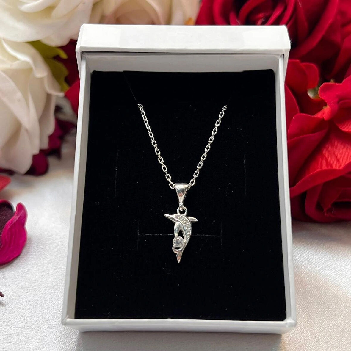 Yunus Figürlü Kadın Kolye 925 Ayar Gümüş Zirkon Taşlı