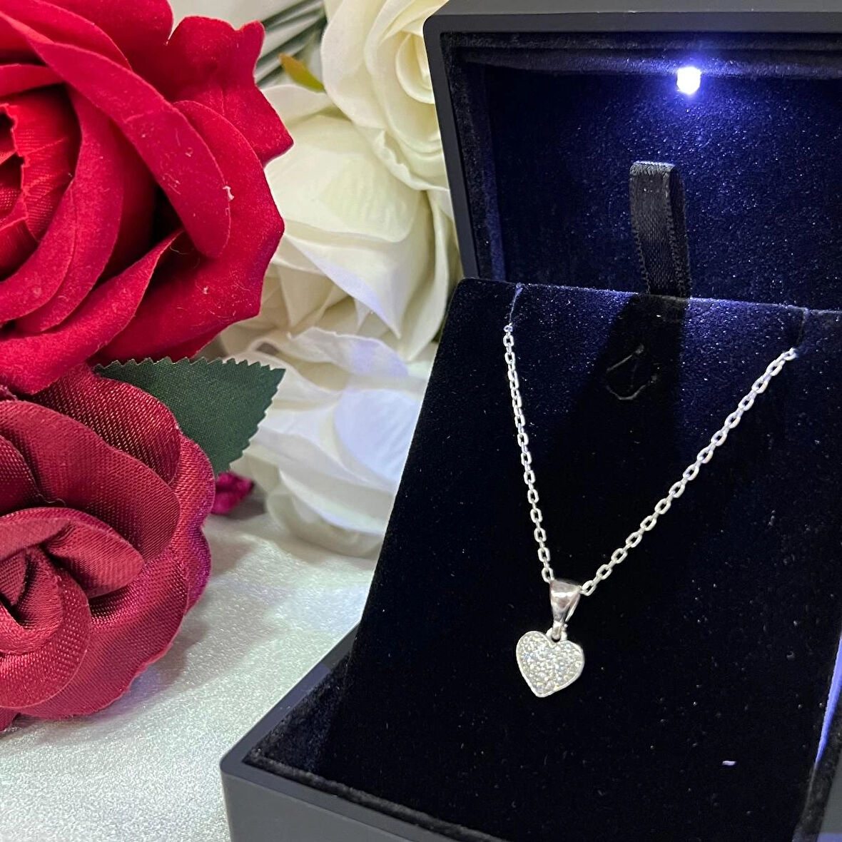 Kalp Figürlü Kadın Kolye 925 Ayar Gümüş Zirkon Taşlı