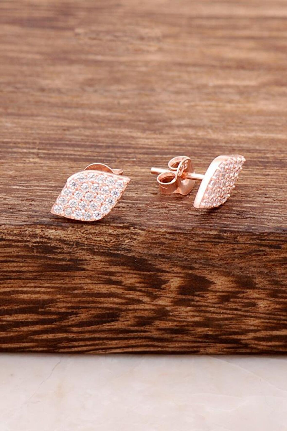 Rose Gümüş Taşlı Göz Küpe 3762