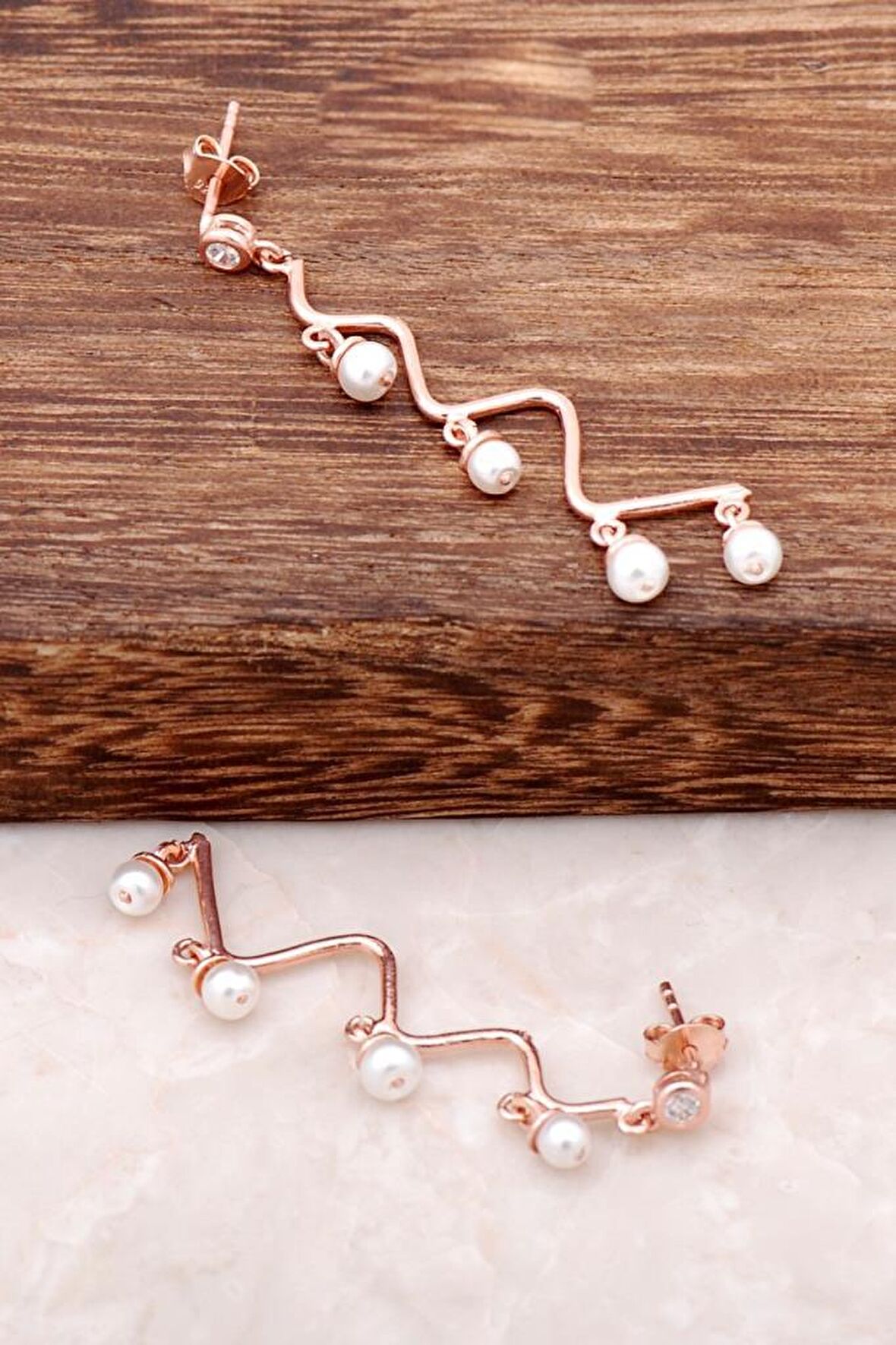 İnci Taşlı Rose Gümüş Zigzag Tasarım Küpe 2154