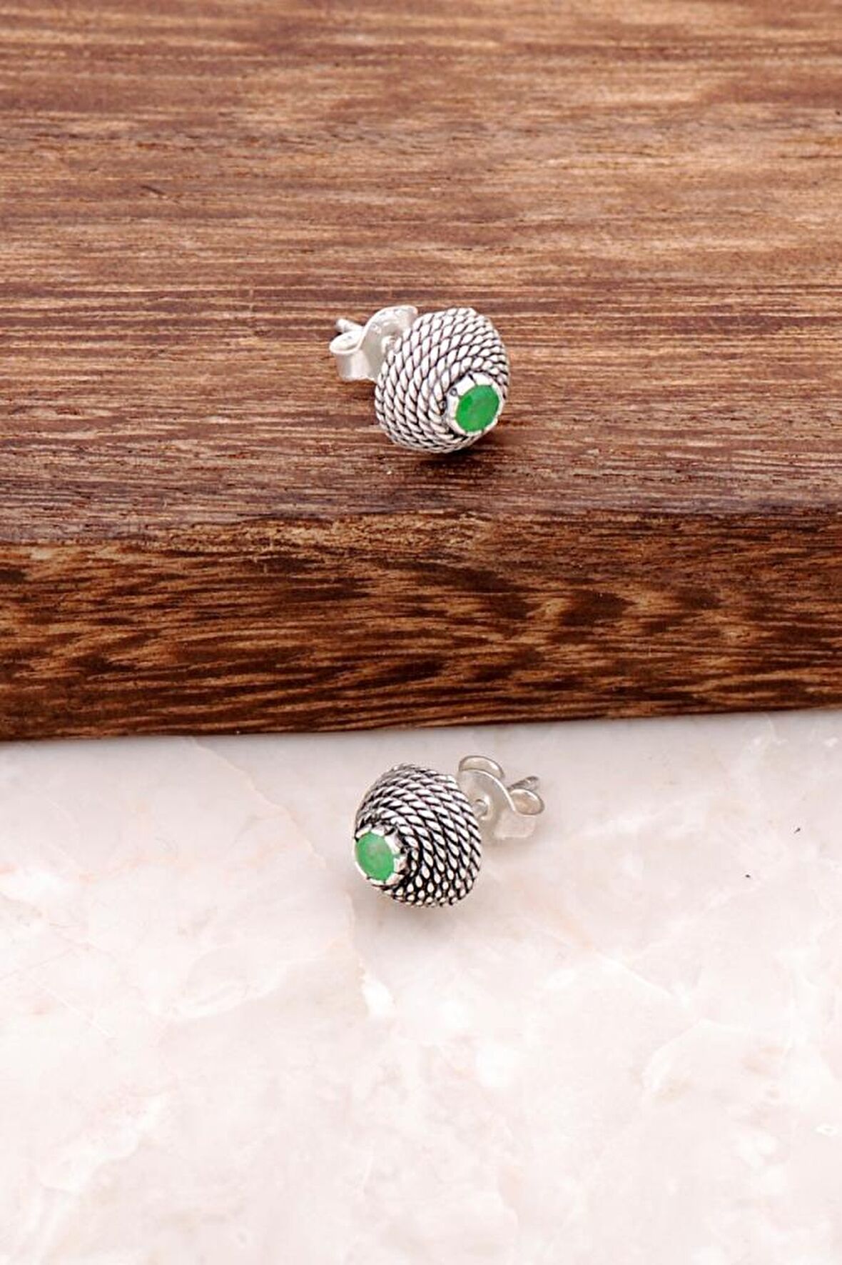 Kök Zümrüt Taşlı Tel Burma Gümüş Mini Küpe 485