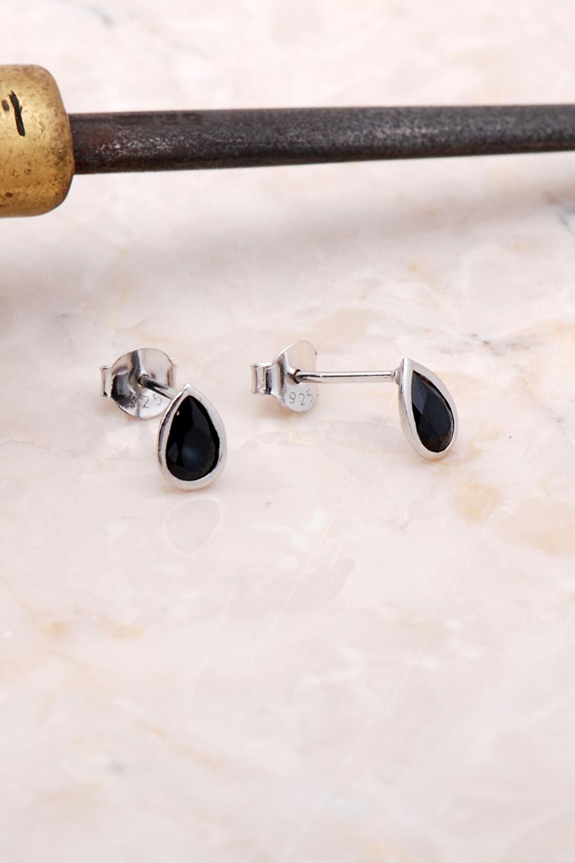 Damla Onix Taşlı Gümüş Küpe 5021