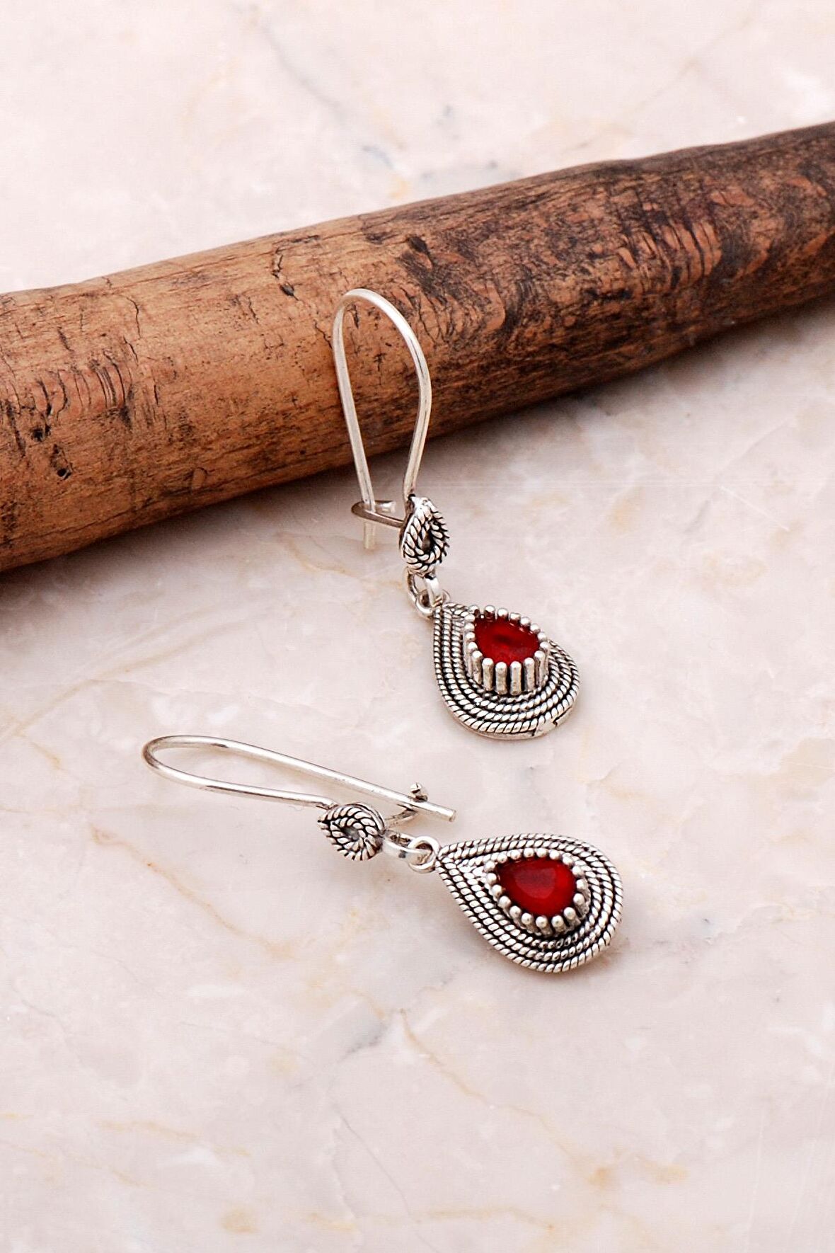 Telkari İşlemeli Elişi Gümüş Kök Yakut Küpe 5069