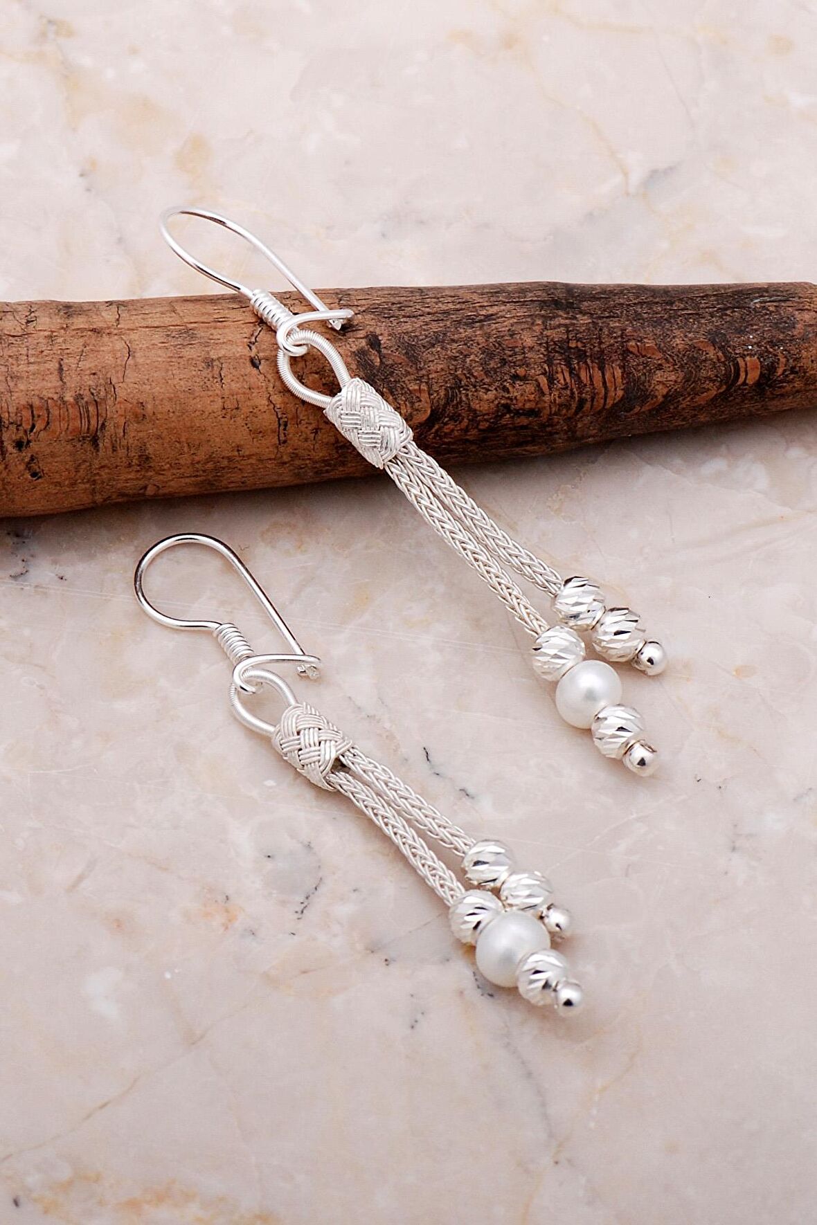 Dorissa İnci Taşlı Kazaziye İşlemeli Gümüş Küpe 5142