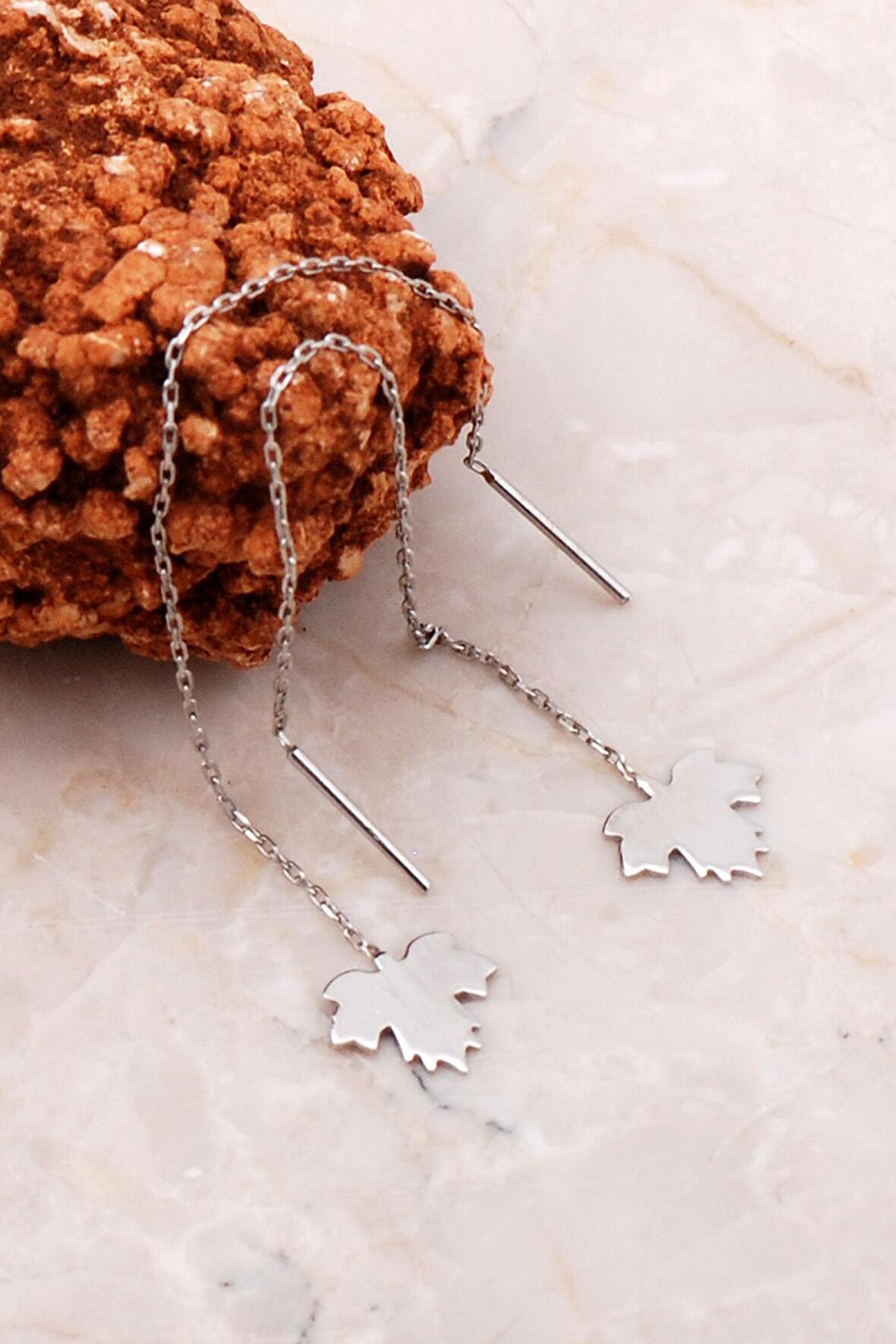 Çınar Ağacı Yaprağı Gümüş Zincir Küpe 5182