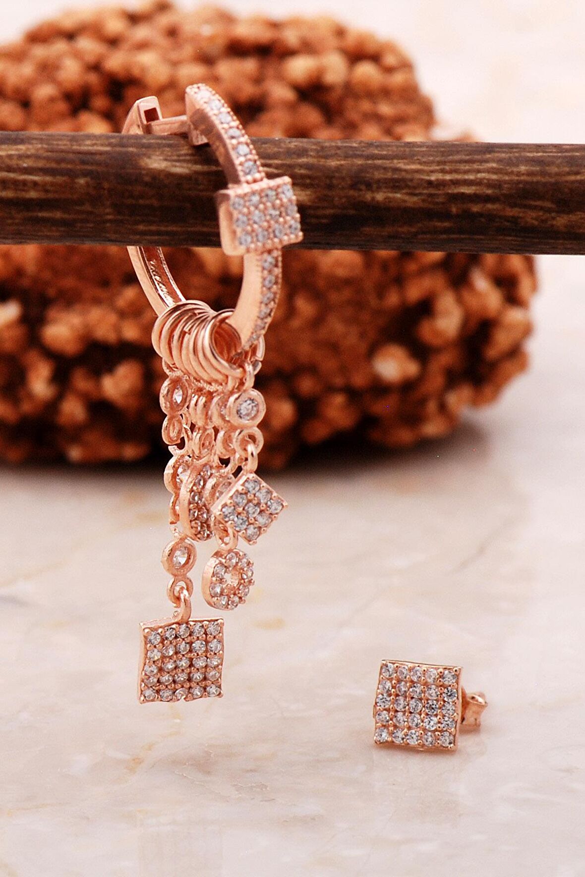 Kare Model Taşlı Rose Gümüş Kombin Şans Küpe 5467