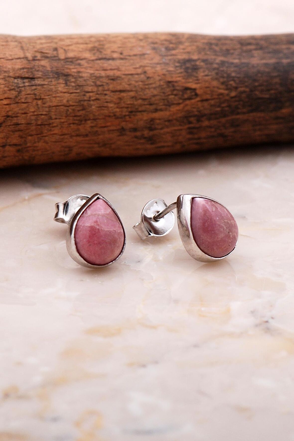 Doğal Rodonit Taşlı Damla Mini Rodyumlu Gümüş Küpe 5841