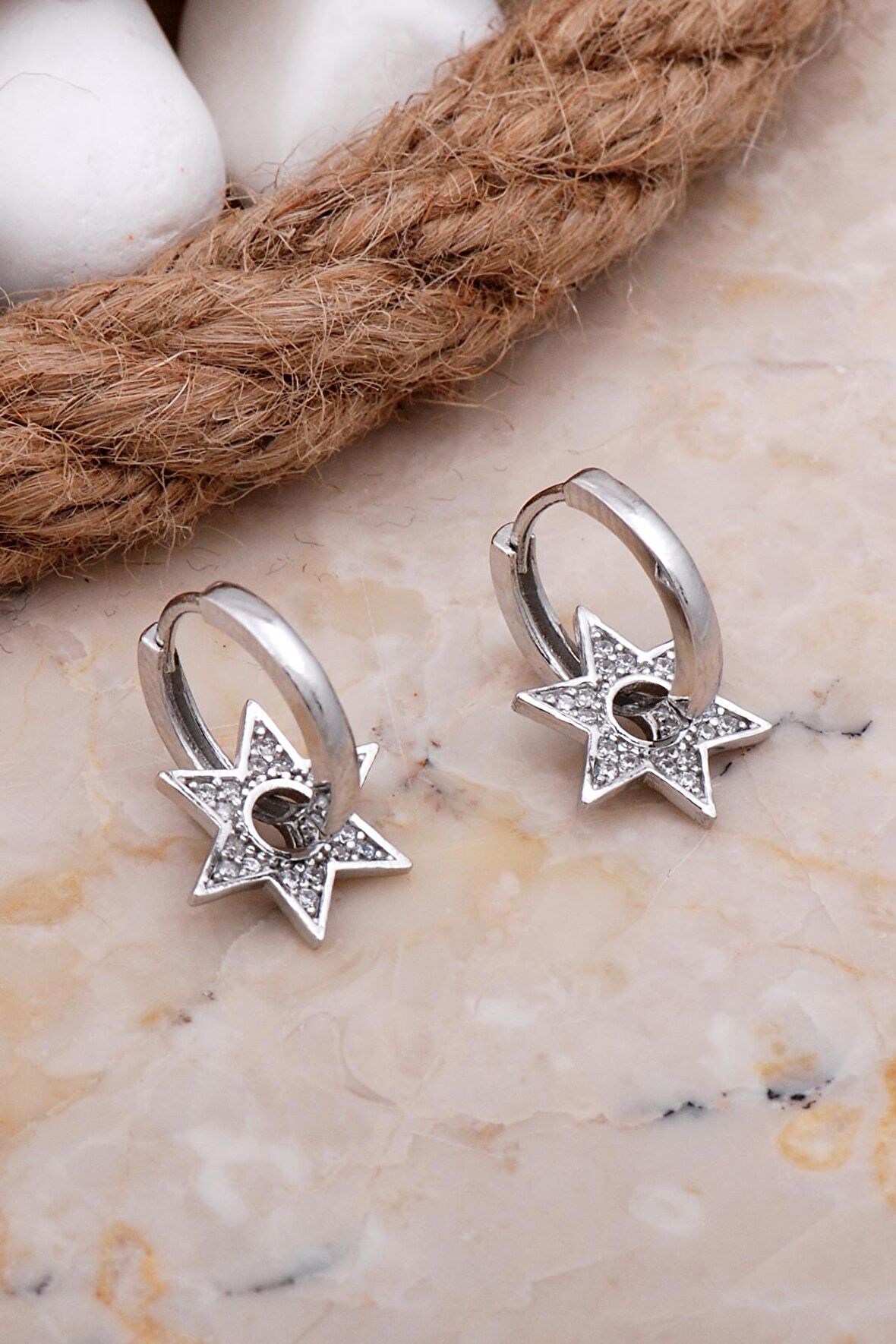 Yıldız Rodyumlu Gümüş Halka Küpe 5898