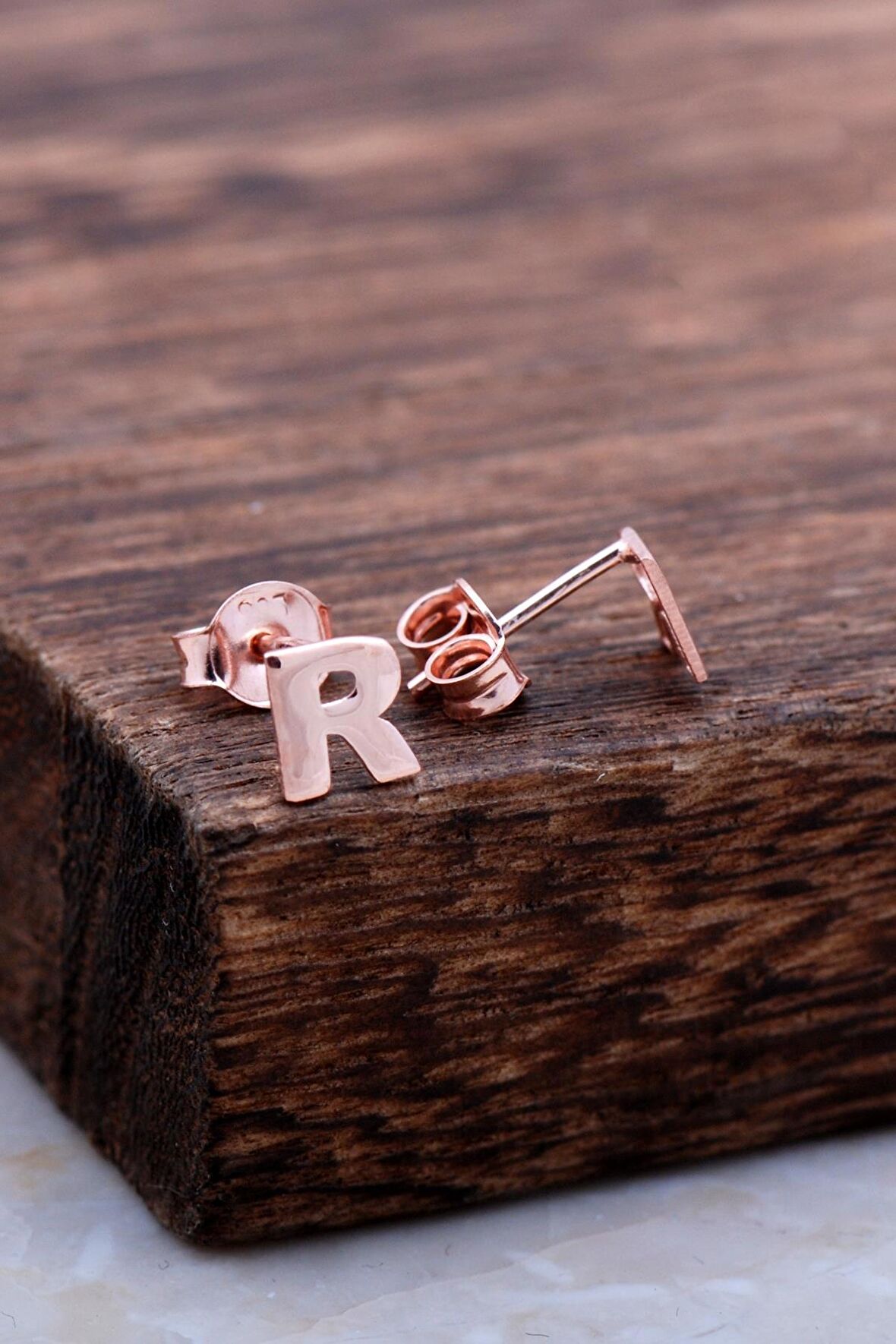 R Harfi Rose Gümüş Küpe 5996