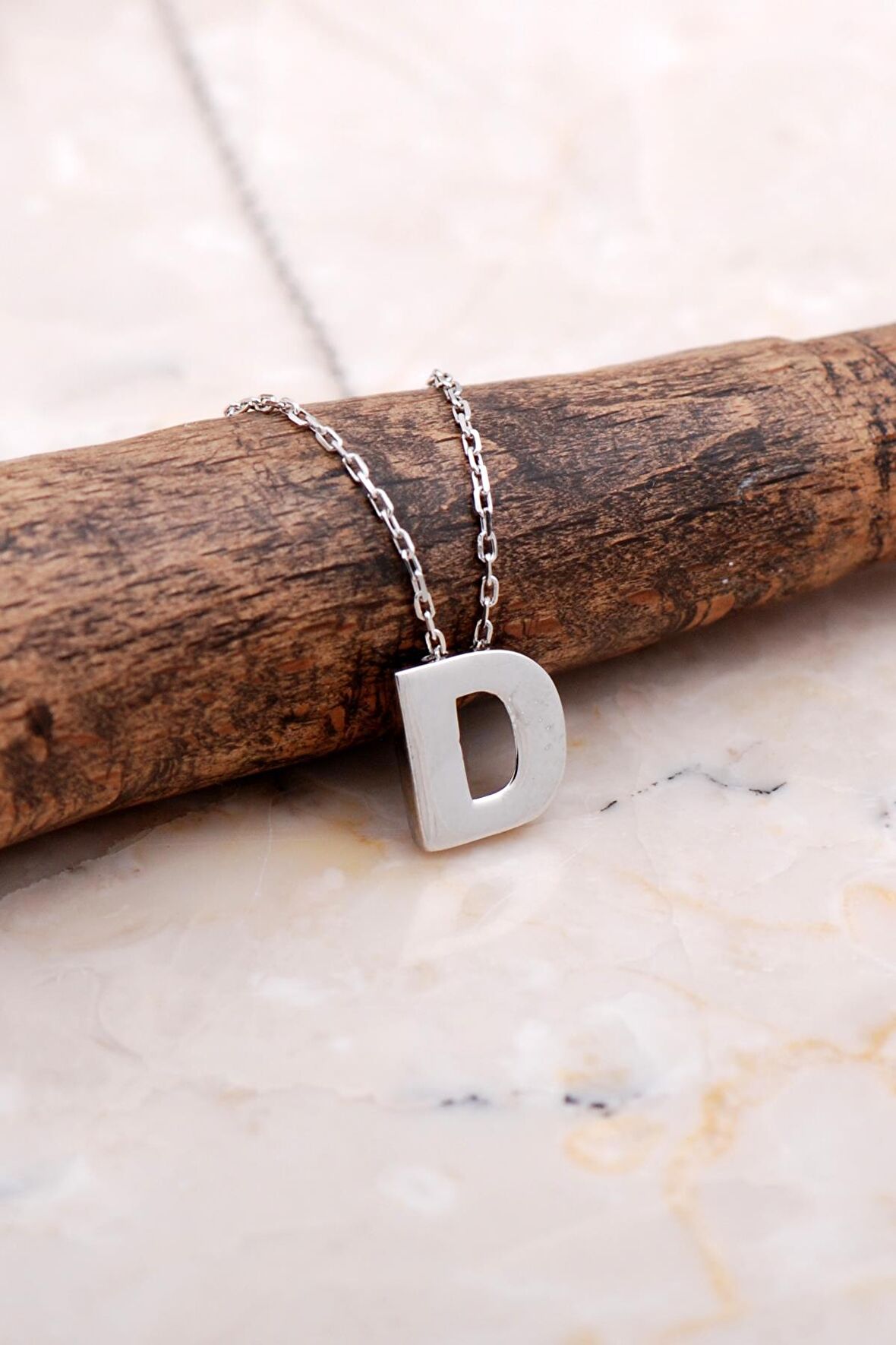 D Harfi Rodyumlu Gümüş Kolye 7852