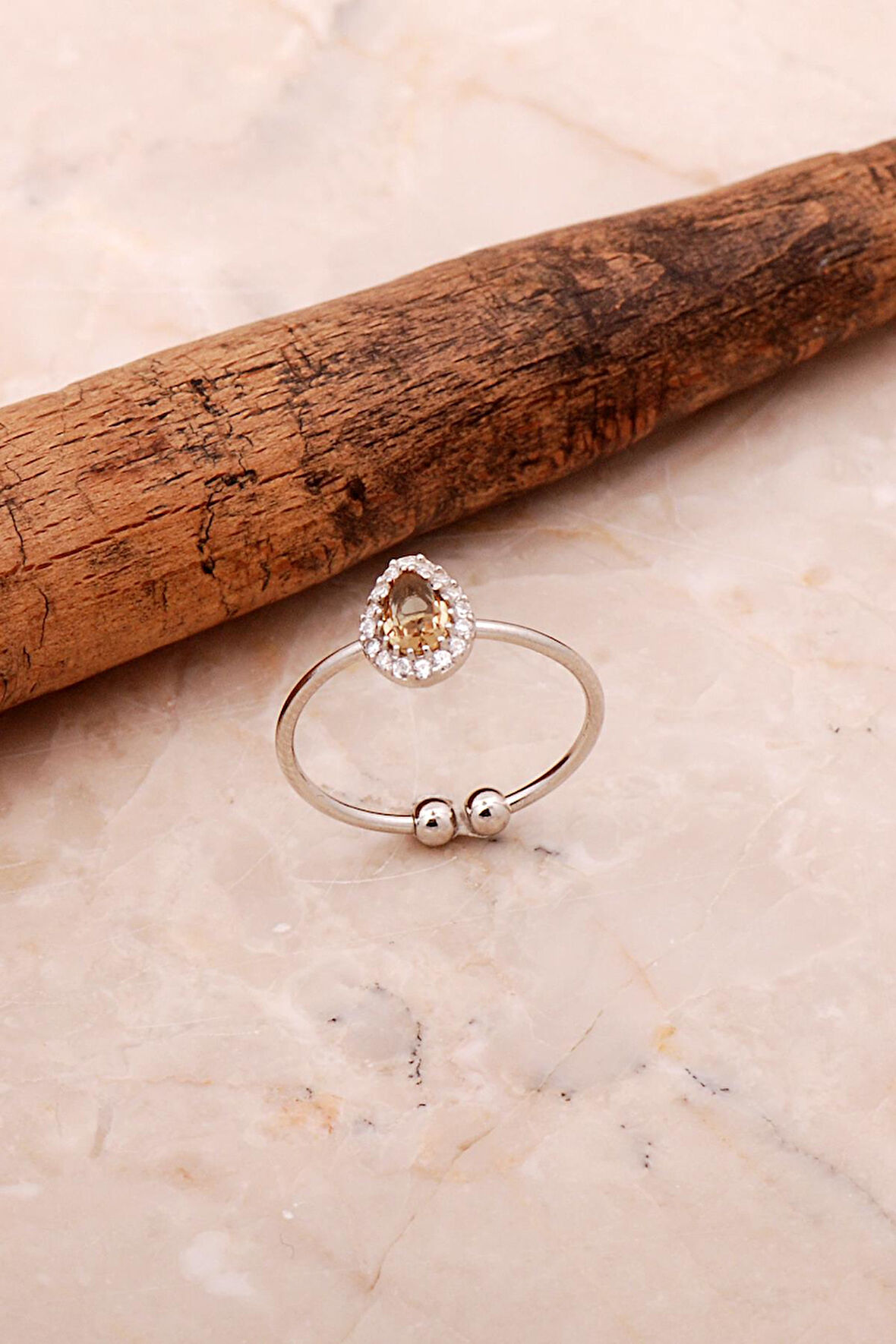 Renk Değiştiren Sultan Taşlı Damla Mini Rodyumlu Gümüş Yüzük 3731