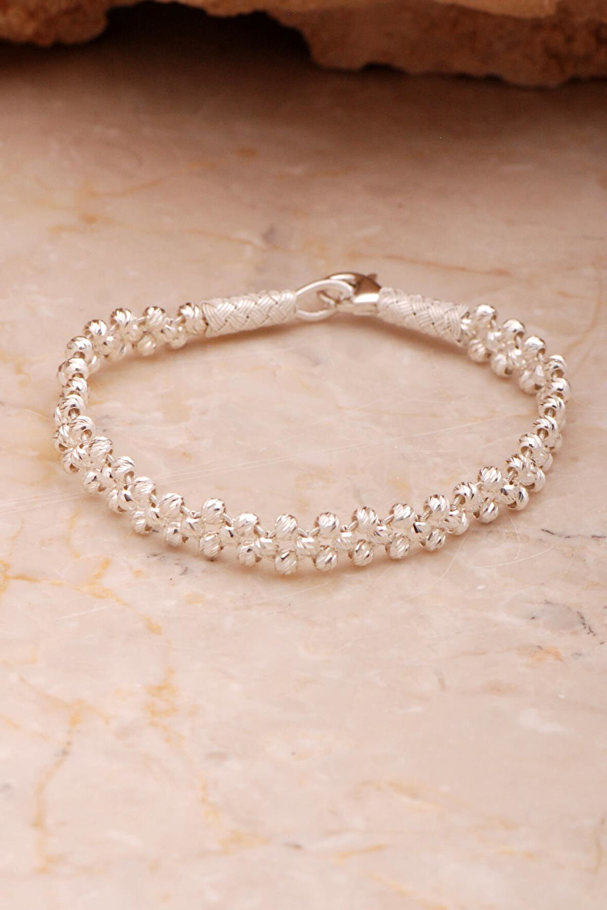 Kazaziye İşlemeli Elişi Dorissa Gümüş Bileklik 4399