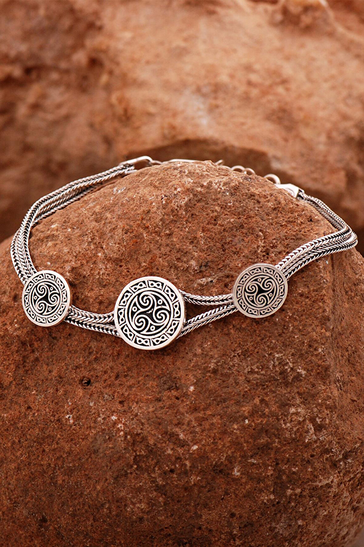 Anadolu Motifli Elişi Hasır Oksitli Gümüş Bileklik 4434