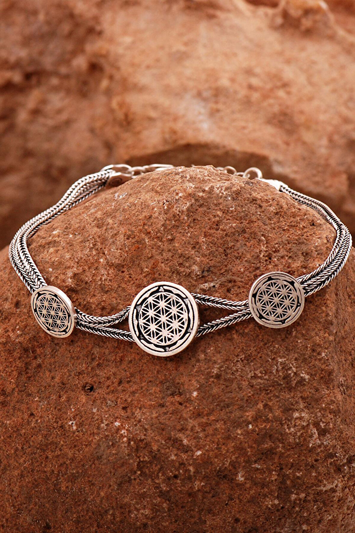 Yaşam Çiçeği Elişi Hasır Oksitli Gümüş Bileklik 4436