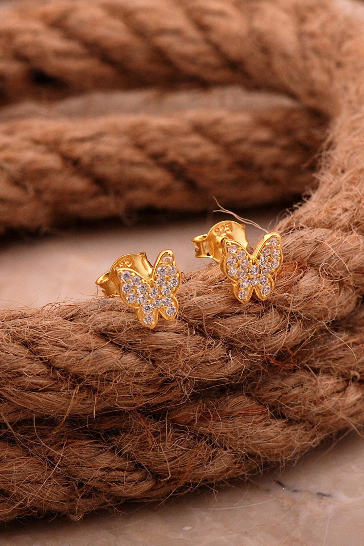 Kelebek Altın Kaplama Gümüş Mini Küpe 6198