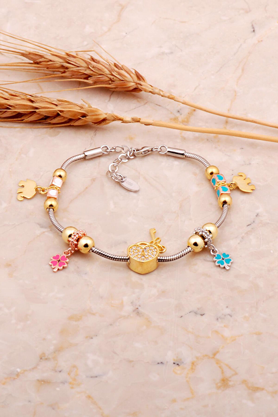 Kalp Tasarım Rodyumlu Mineli Gümüş Şans Bileklik 4524