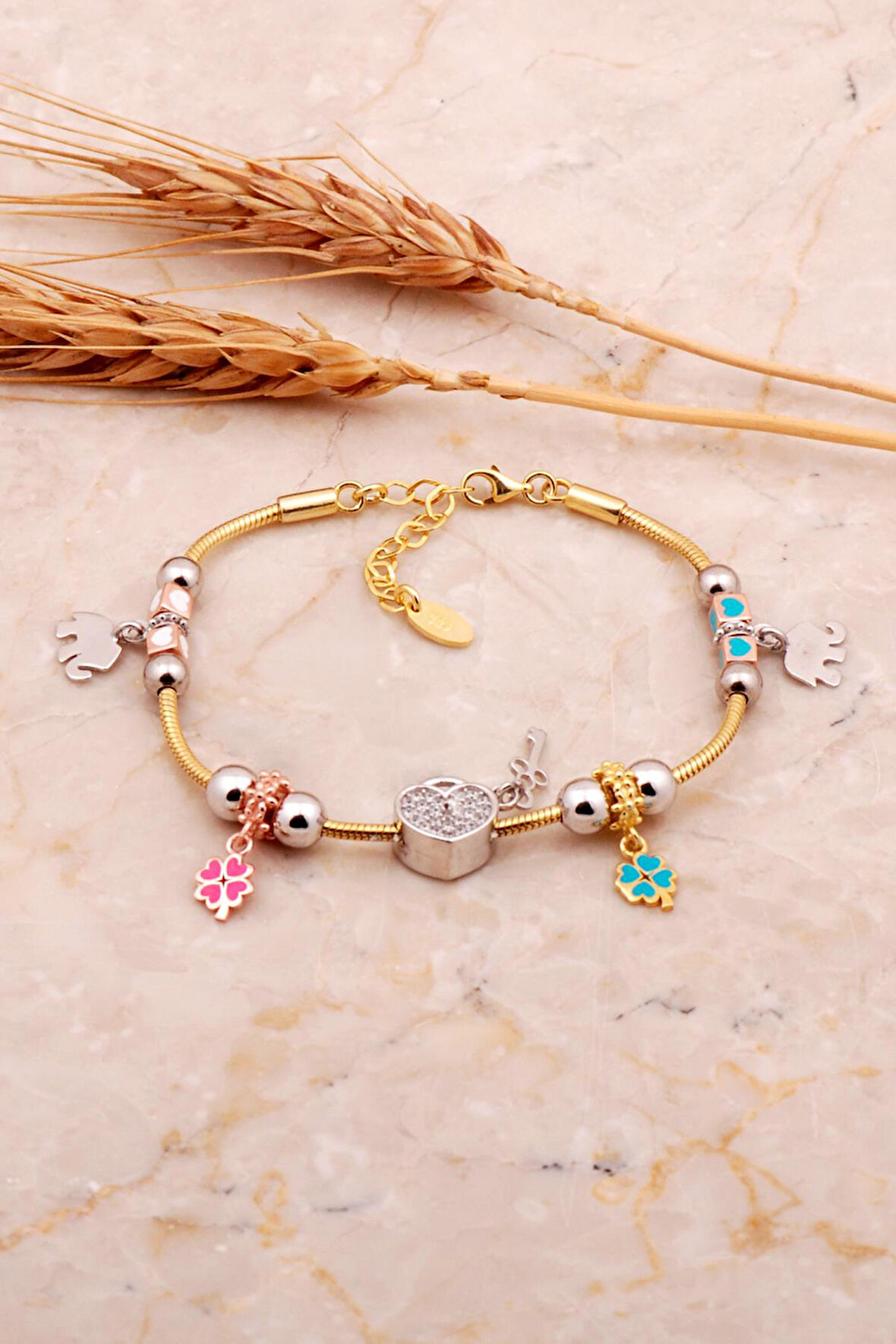 Kalp Tasarım Altın Kaplama Mineli Gümüş Şans Bileklik 4525