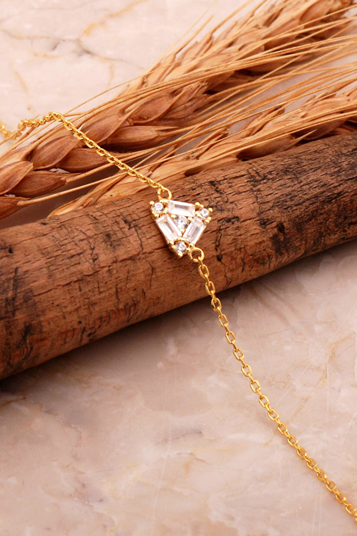 Baget Taşlı Altın Yaldızlı Üçgen Gümüş Bileklik 4563