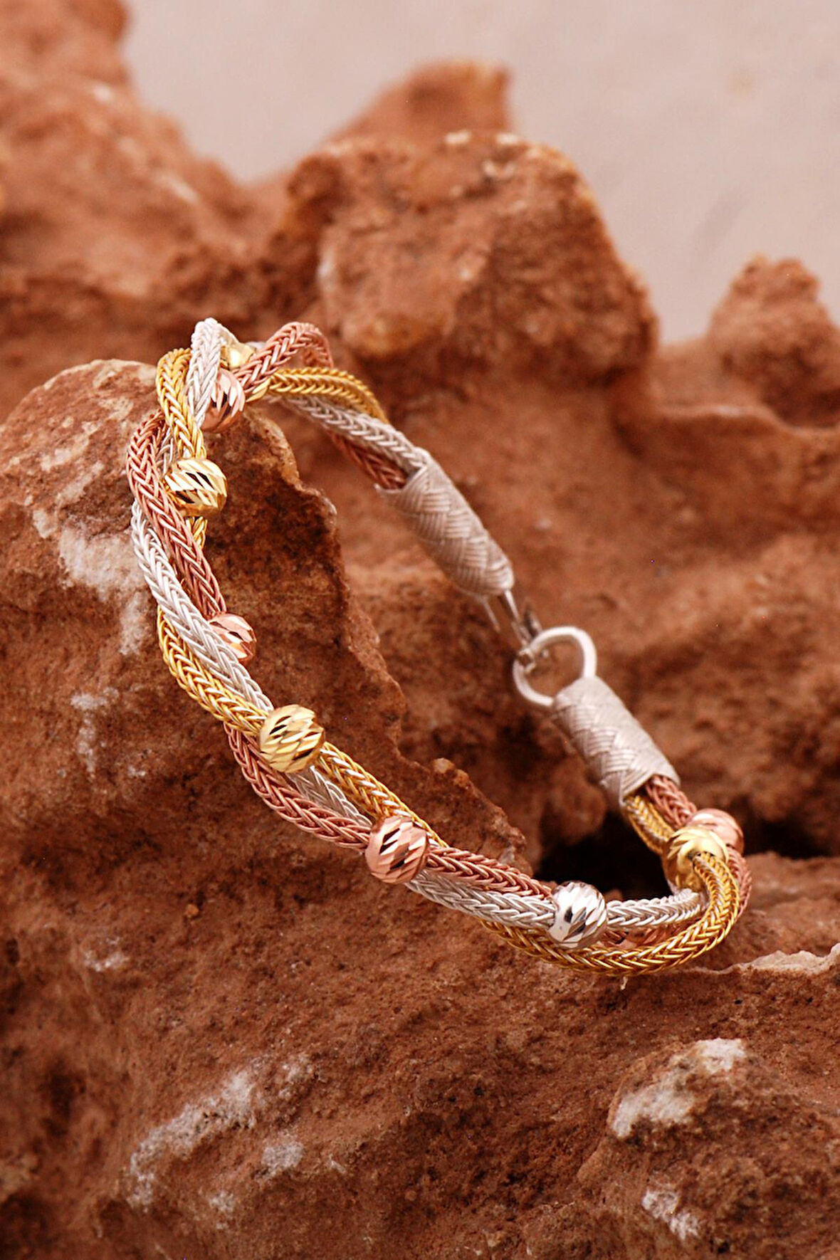 Dorissa Kazaziye İşlemeli Burgu Tasarım Altın ve Rose Kaplama Gümüş Bileklik 4598