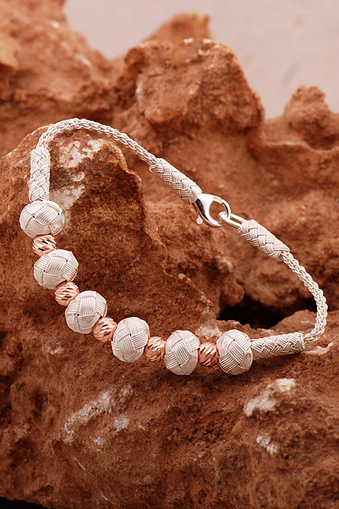 Dorissa Kazaziye İşlemeli Tasarım Rose Toplu Gümüş Bileklik 4600