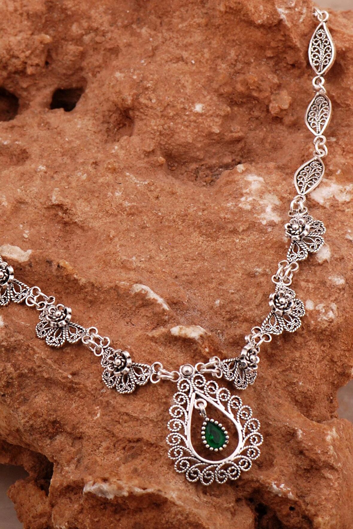 Zümrüt Damla Telkari İşlemeli Gümüş Gerdanlık Kolye 8015