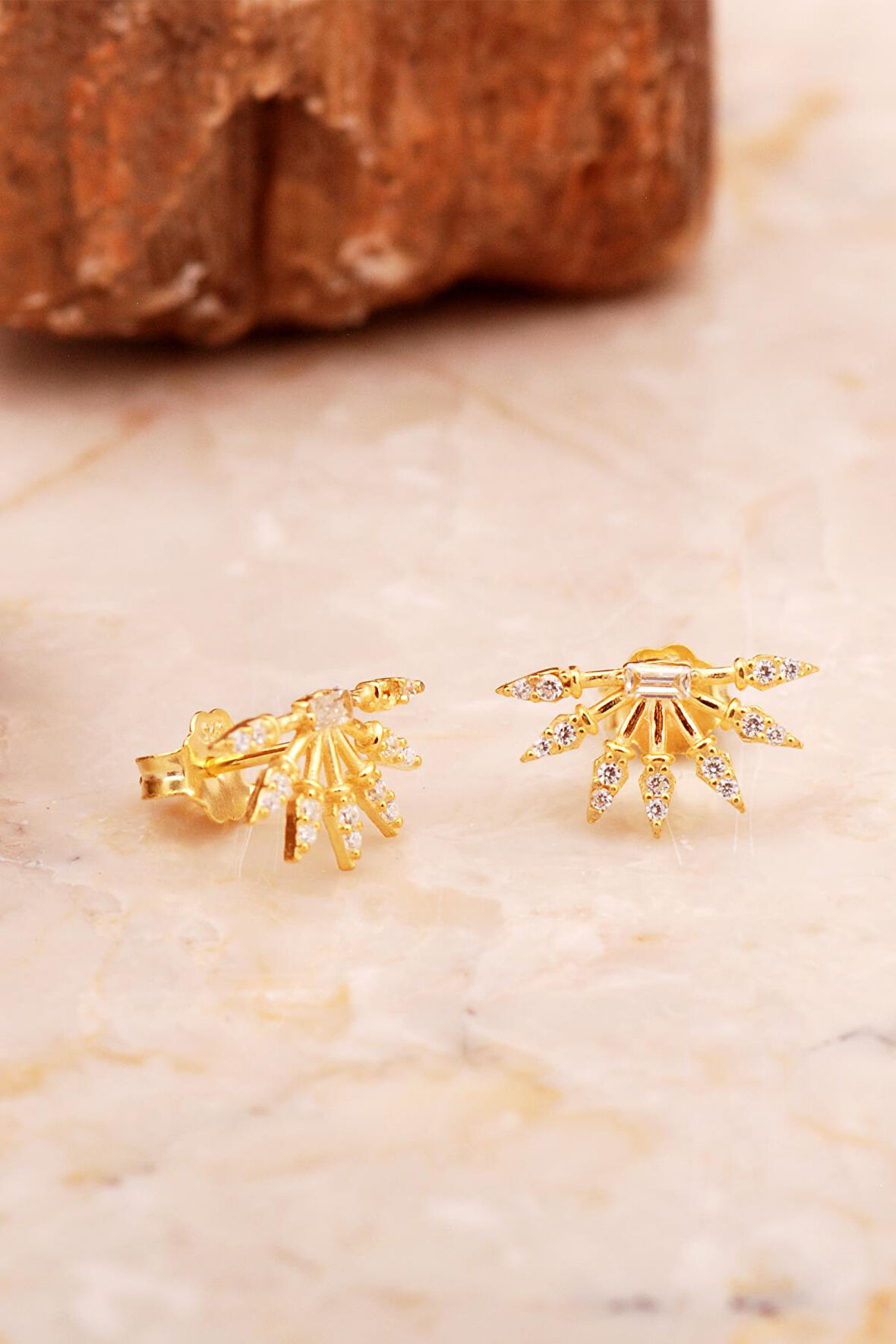 Güneş Mini Altın Kaplama Gümüş Baget Küpe 6920